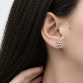 گوشواره میخی طرح پاپیون