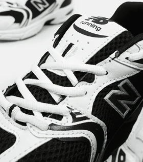 کفش کتانی نیوبالانس سفید مشکی new balance 530