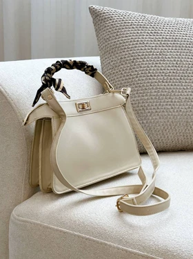 کیف فندی تک دسته 2237 (شیری)