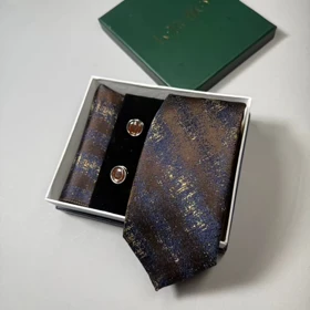 ست هدیه مردانه سه تکه کراوات و دکمه و دستمال جیب 7092