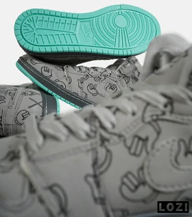 کفش کتانی ساق‌دار طوسی Nike Kaws AirJordan 1
