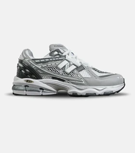 کفش کتانی طوسی سفید New Balance 1906R