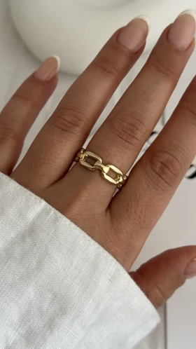 انگشتر طلایی