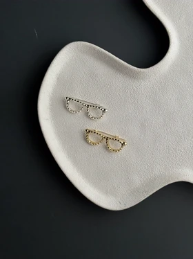 سنجاق سینه عینک