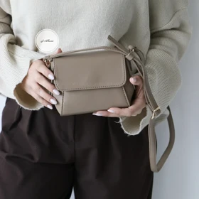 کیف زنانه دوشی مدل نورا