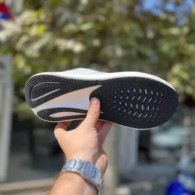 کفش رانینگ ریباک مدل Flyknit مخصوص رانینگ و باشگاه ویتنامی سفید