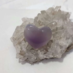 سنگ عقیق سوسنی قلبی کد 8