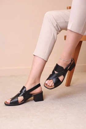 کفش صندل زنانه پاشنه‌دار آندیا