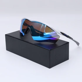 عینک از برند OAKLEY کد 181456