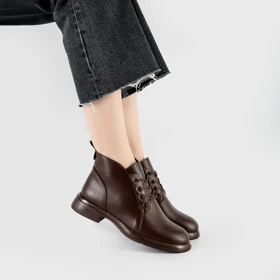 بوت و نیم بوت زنانه و دخترانه مدل بندی بغل زیپ نیم ساق رنگ قهوه ای تیره کد M668