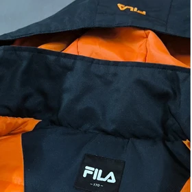 Size L-XL کاپشن اور اورجینال برند معتبر و مشهووور FILA ایتالیا (تاناکورا اورجینال)