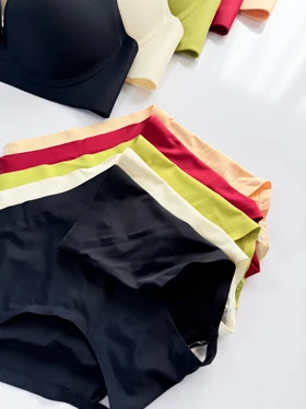 ست شورت و سوتین لیزری