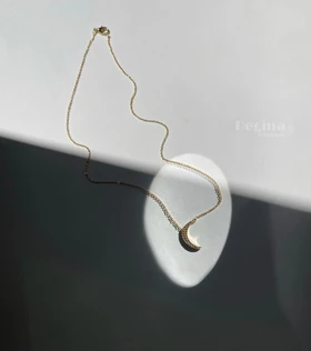 گردنبند ماه