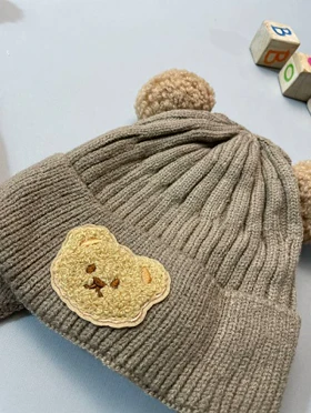 کلاه بافت پوم دار تدی