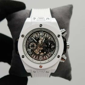 ساعت مچی مردانه هابلوت Hublot سه موتوره کرنوگراف بند رابر با قفل پروانه‌ای و جعبه کادویی