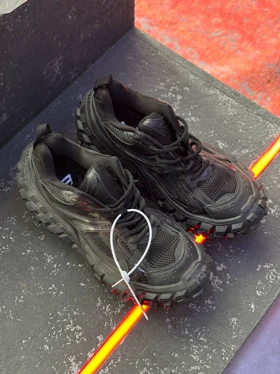 کتانی بالنسیاگا دیفندر مشکی درجه دو Balenciaga Defender In Black