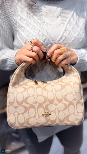 کیف دخترانه کوچ مدل دسته مگنتی