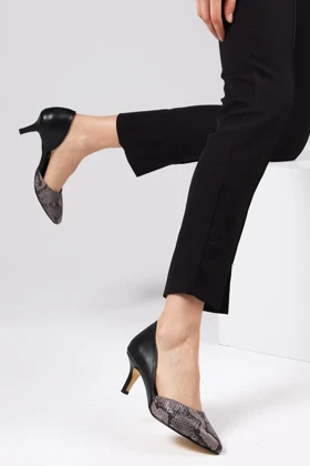 کفش پاشنه‌بلند کلاسیک زنانه میوگوستو mio-gusto