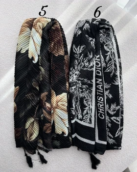 شال پلیسه مشکی گل‌دار تابستانه 4480