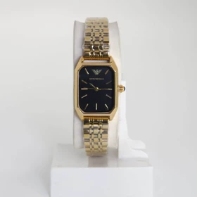 ساعت مچی زنانه امپریو آرمانی Emporio Armani تمام استیل با قفل پروانه ای (طلائی صفحه مشکی)