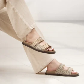 صندل زنانه فندی دو سگک کرم کد 3215