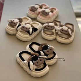 پاپوش دخترانه جلو باز طرح گاو