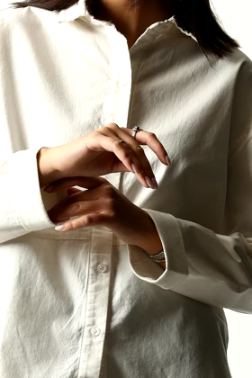 شومیز برش‌دار پشت بلند زنانه