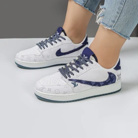 کفش کتانی زنانه و دخترانه مدل نایک ترویس NIKE TRAVIS رنگ سفید سرمه ای کد M31503