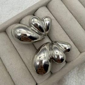 گوشواره قطرهای فلزی با سطح آینهای