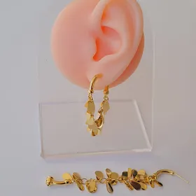 گوشواره حلقه‌ای طرح پولکی طلایی رنگ