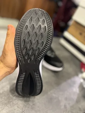 کفش اسپورت NIKE مشکی تمام با کیفیت بسیار سبک و راحت