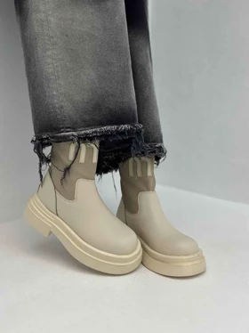 بوت MIU MIU
