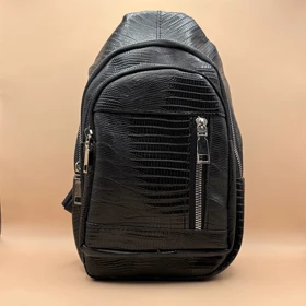 بادی بگ چرم مشکی طرح خطی