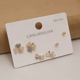 پک گوشواره نگین‌دار پریوه با آبکاری نقره925 رنگ گلد