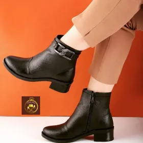 نیم بوت زنانه بغل زیپ پاشنه‌دار