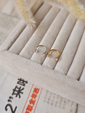 پیرسینگ نعلی نگینی