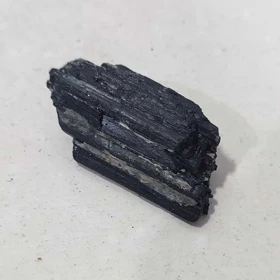 راف سنگ تورمالین سیاه 16 گرمی