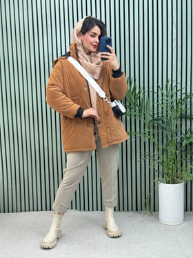 کاپشن کلاهدار حنا