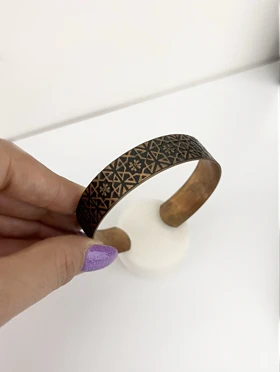 بنگل برنجی زنانه سیاه قلم 720