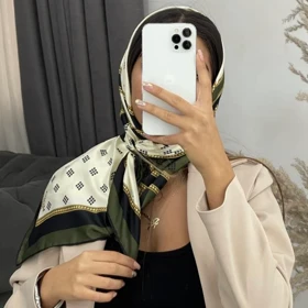 روسری ابریشم طرحدار