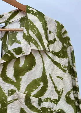 شومیز طرح دار کد 4062