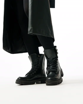 نیم بوت زنانه استرادیواریوس مدل Stradivarius-Flat-Ankle-Boots-BT10