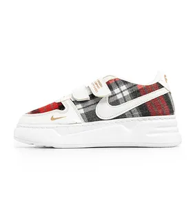کفش ورزشی زنانه Nike