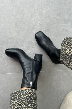 بوت و نیم بوت زنانه استراسونس straswans