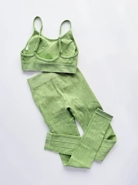 ست نیم‌تنه کاپ‌دار و لگ پشت چروک سیملس خط‌دار