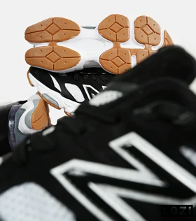 کفش کتانی مردانه و زنانه مشکی سفید طوسی NEW BALANCE 9060