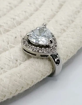 گوشواره ایرکاف زنانه استیل رنگ نقره ای طرح کریستال قلبی