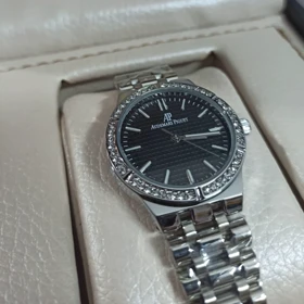 ساعت مچی زنانه طرح AP موتور ژاپن صفحه مشکی کیفیت A+++