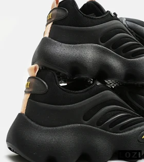 کفش کتانی مردانه مشکی زرد ADIDAS yeezy 700 v2