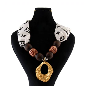 گردنبند دخترانه مدل پارچه ای مهره دار